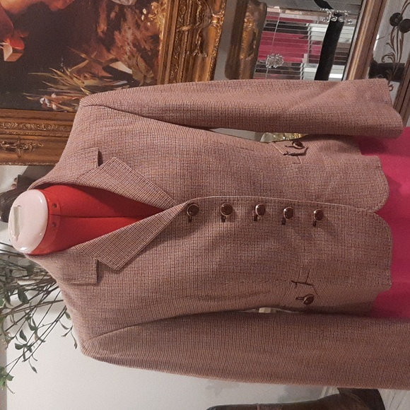 Kulson blazer I'm not sure about the color it's looks like rusty orange or light - Picture 8 of 12